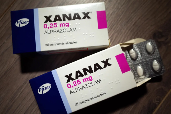 آلپورازولام ALPRAZOLAM طریقه مصرف و عوارض