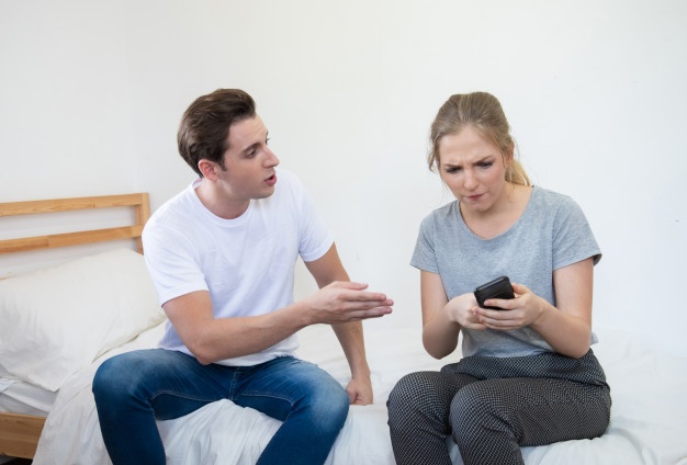 خیانت زناشویی؛ دلایل، عوامل مؤثر و راه‌های بازسازی رابطه آسیب‌دیده